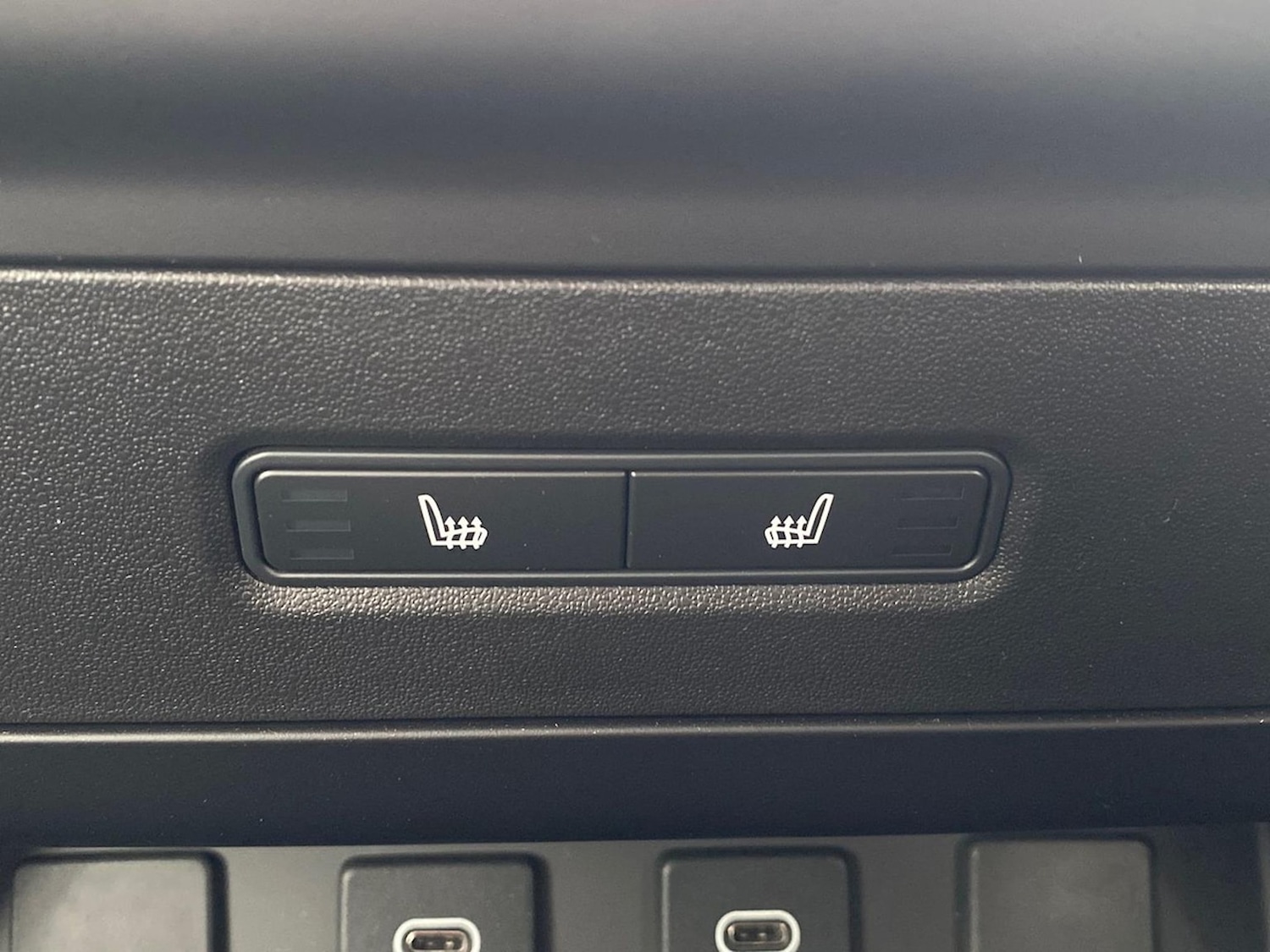 Used Land Rover Defender 2025 for sale - 78193603: Photo 47