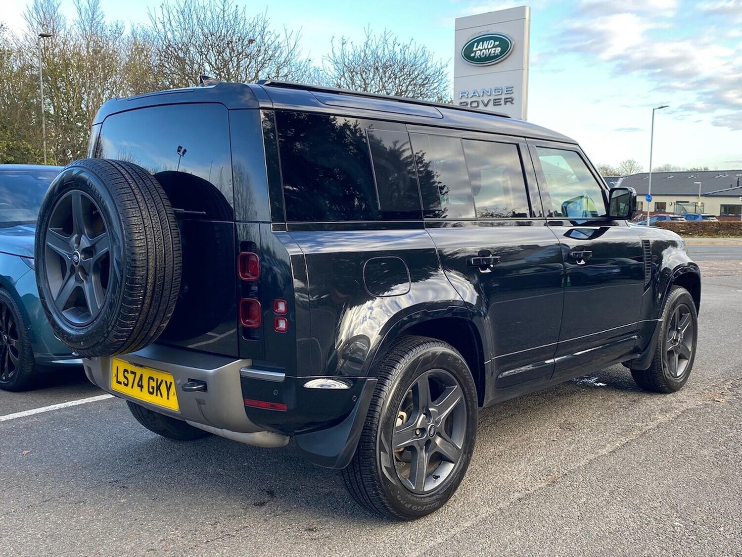 Used Land Rover Defender 2024 for sale - 76637802: Photo 27