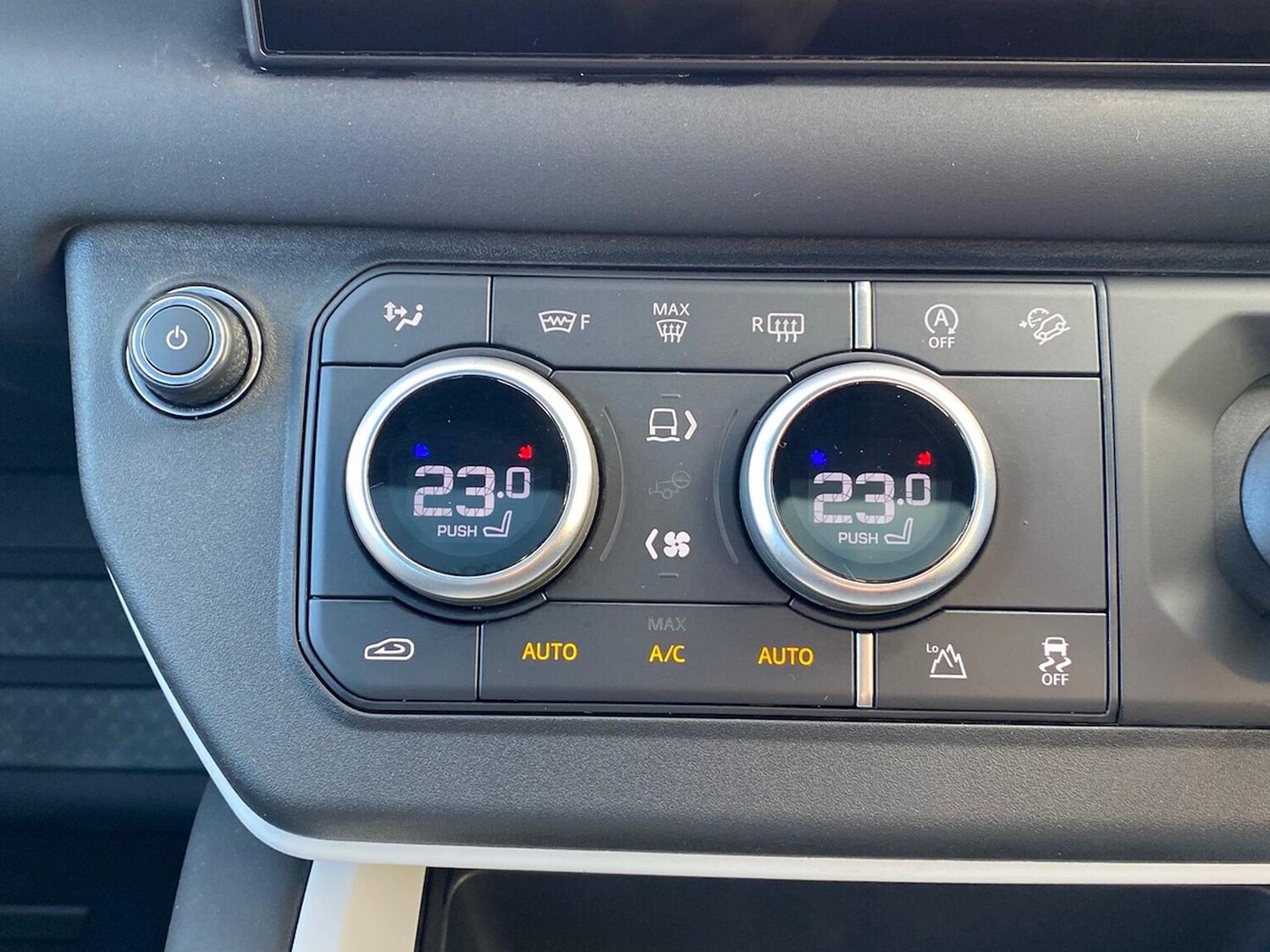 Used Land Rover Defender 2024 for sale - 76637802: Photo 39