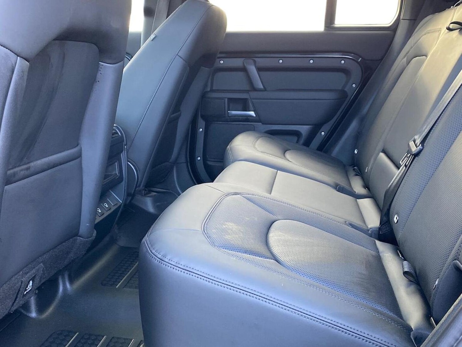 Used Land Rover Defender 2024 for sale - 76637802: Photo 4