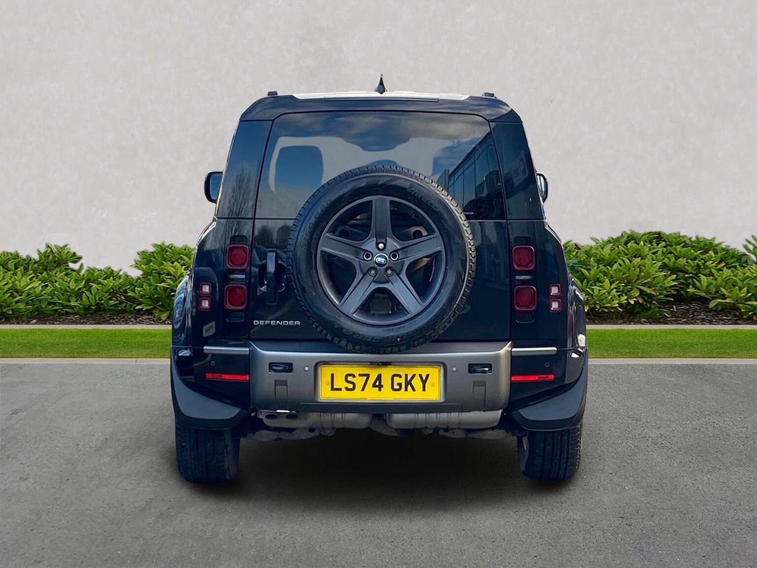 Used Land Rover Defender 2024 for sale - 76637802: Photo 6