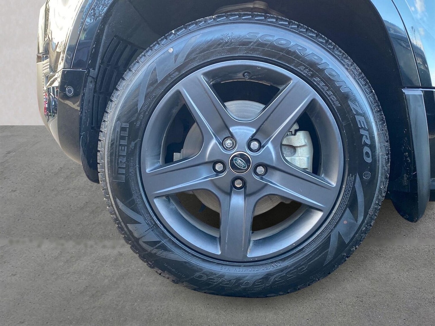 Used Land Rover Defender 2024 for sale - 76637802: Photo 8