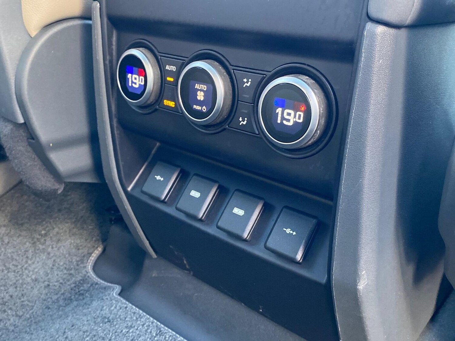 Used Land Rover Defender 2020 for sale - 76785164: Photo 18