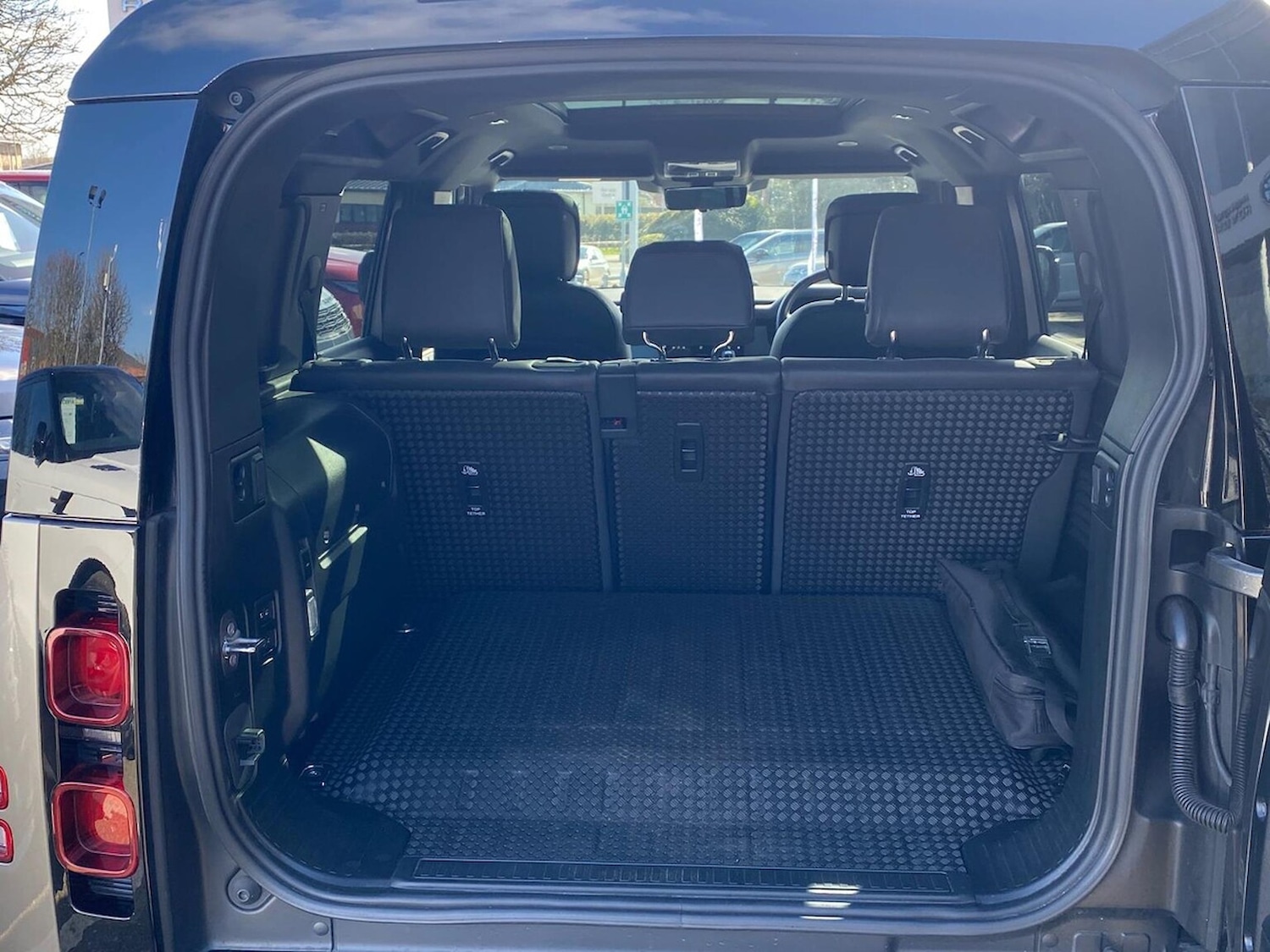 Used Land Rover Defender 2024 for sale - 78193572: Photo 12