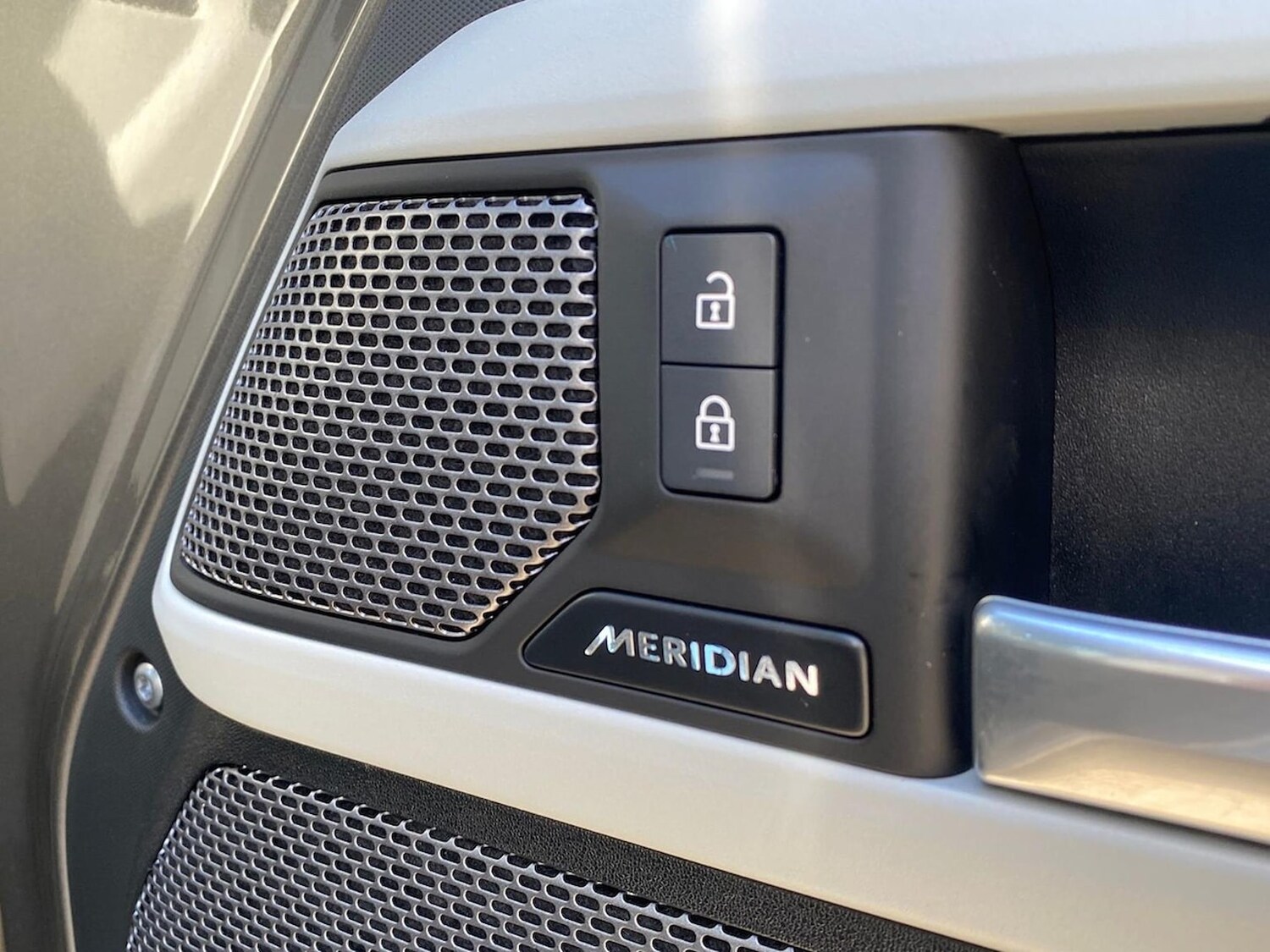 Used Land Rover Defender 2024 for sale - 78193572: Photo 26