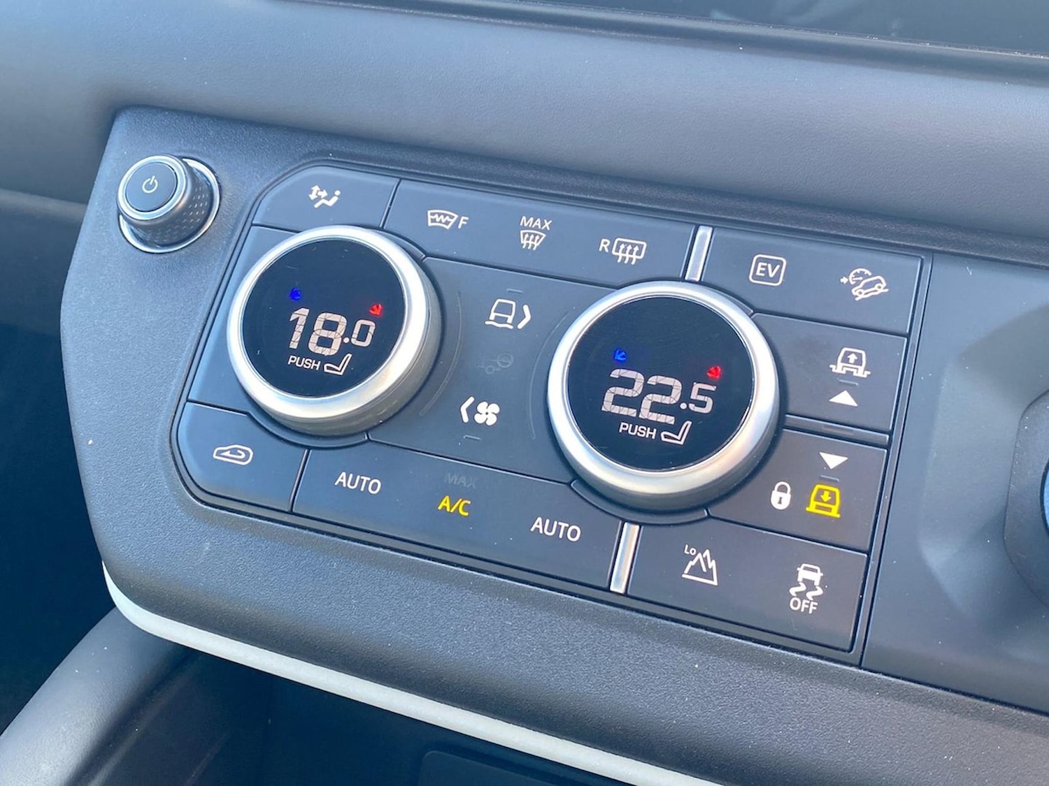 Used Land Rover Defender 2024 for sale - 78193572: Photo 37