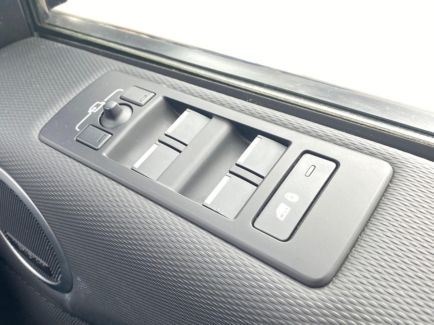 Used Land Rover Discovery 2024 for sale - 78144530: Photo 27