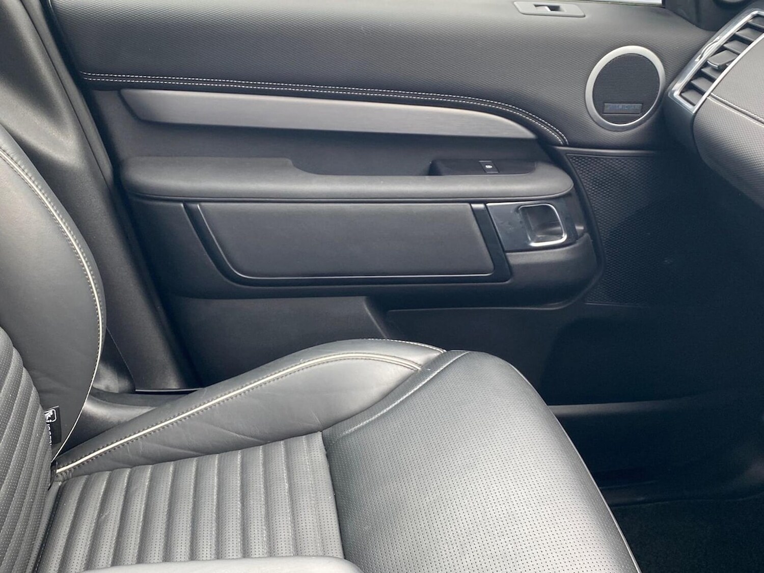 Used Land Rover Discovery 2024 for sale - 78144530: Photo 44