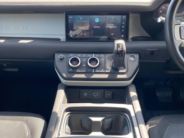 Used Land Rover Defender 2022 for sale - 75557390: Photo 14