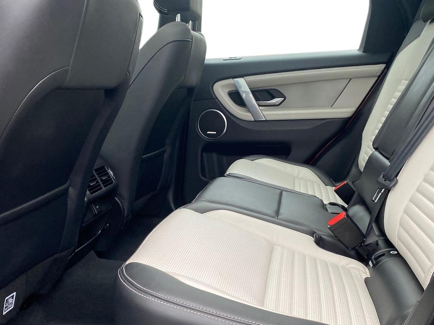 Used Land Rover Discovery Sport 2021 for sale - 76591421: Photo 4