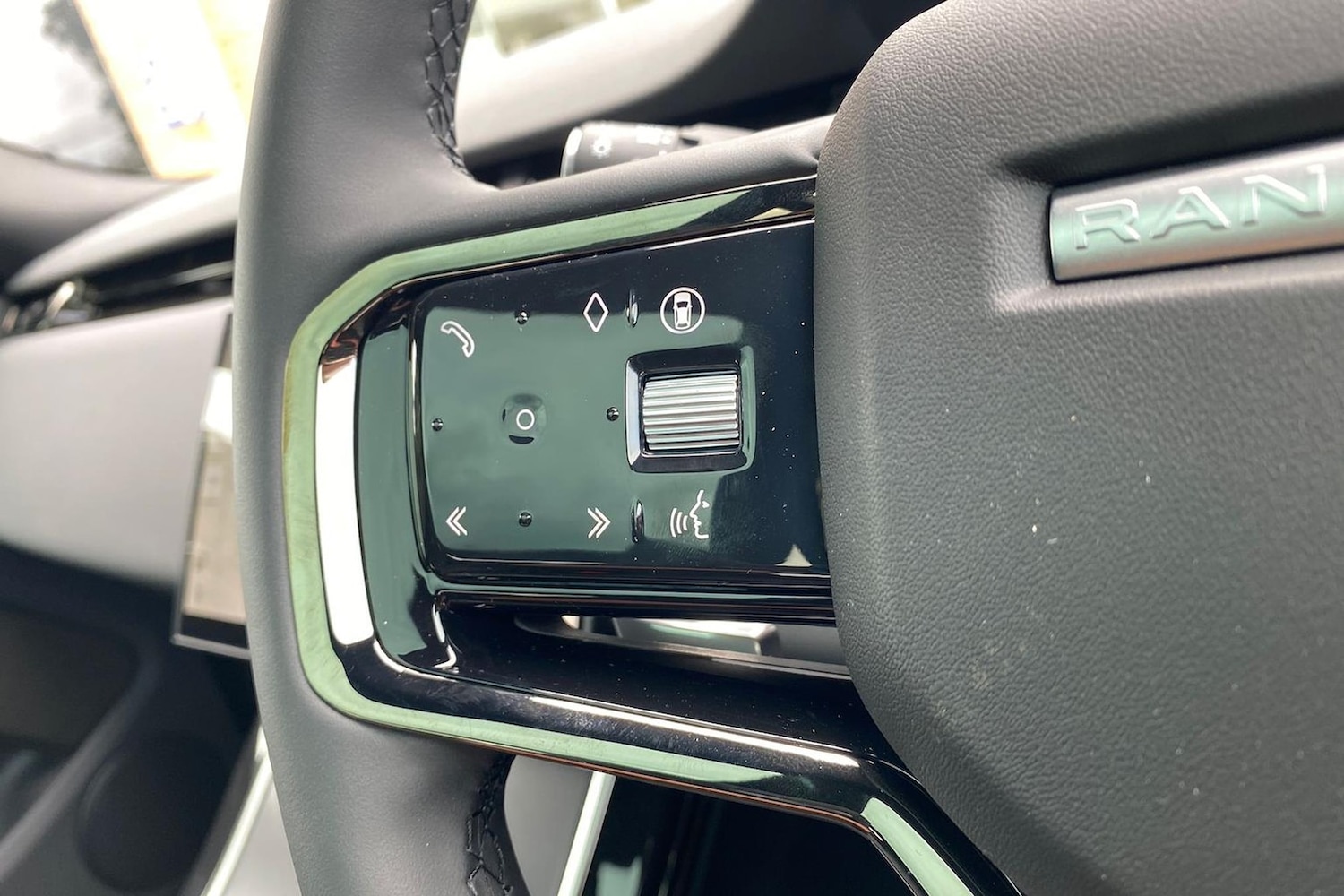 Used Land Rover Range Rover Evoque 2025 for sale - 78193618: Photo 29