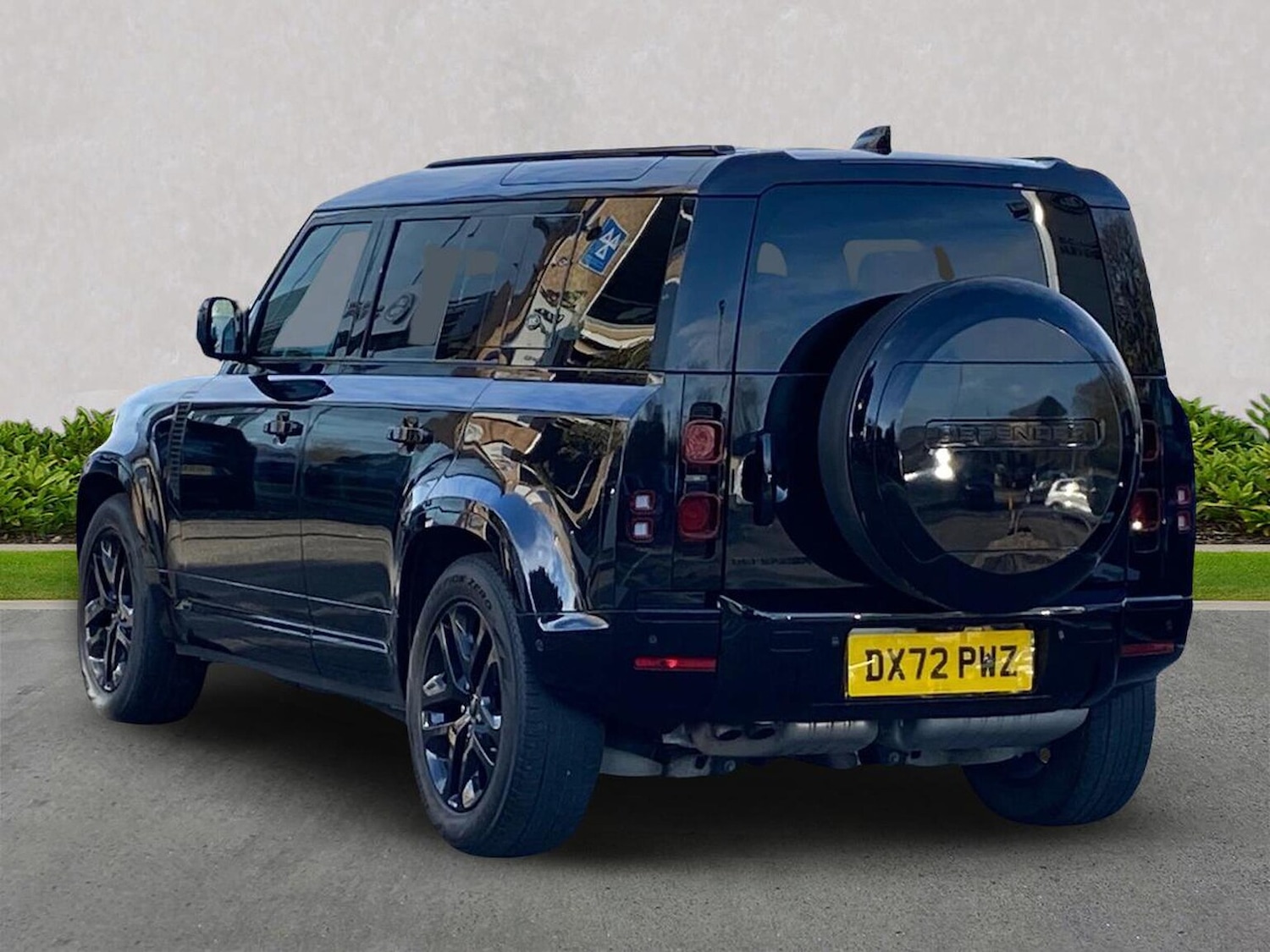 Used Land Rover Defender 2022 for sale - 76555464: Photo 2