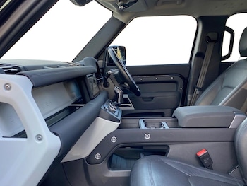 Used Land Rover Defender 2022 for sale - 76555464: Photo