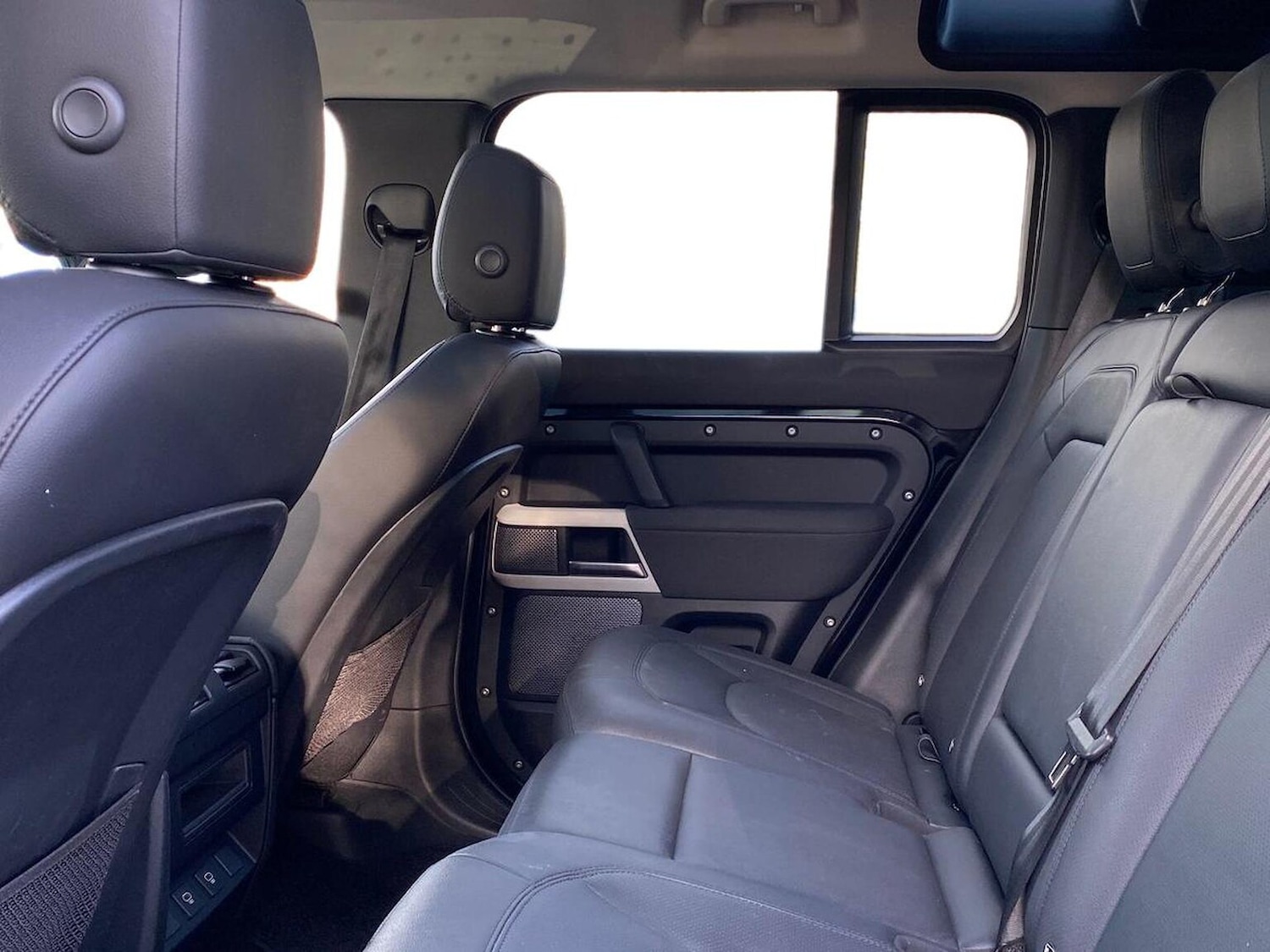 Used Land Rover Defender 2022 for sale - 76555464: Photo 4