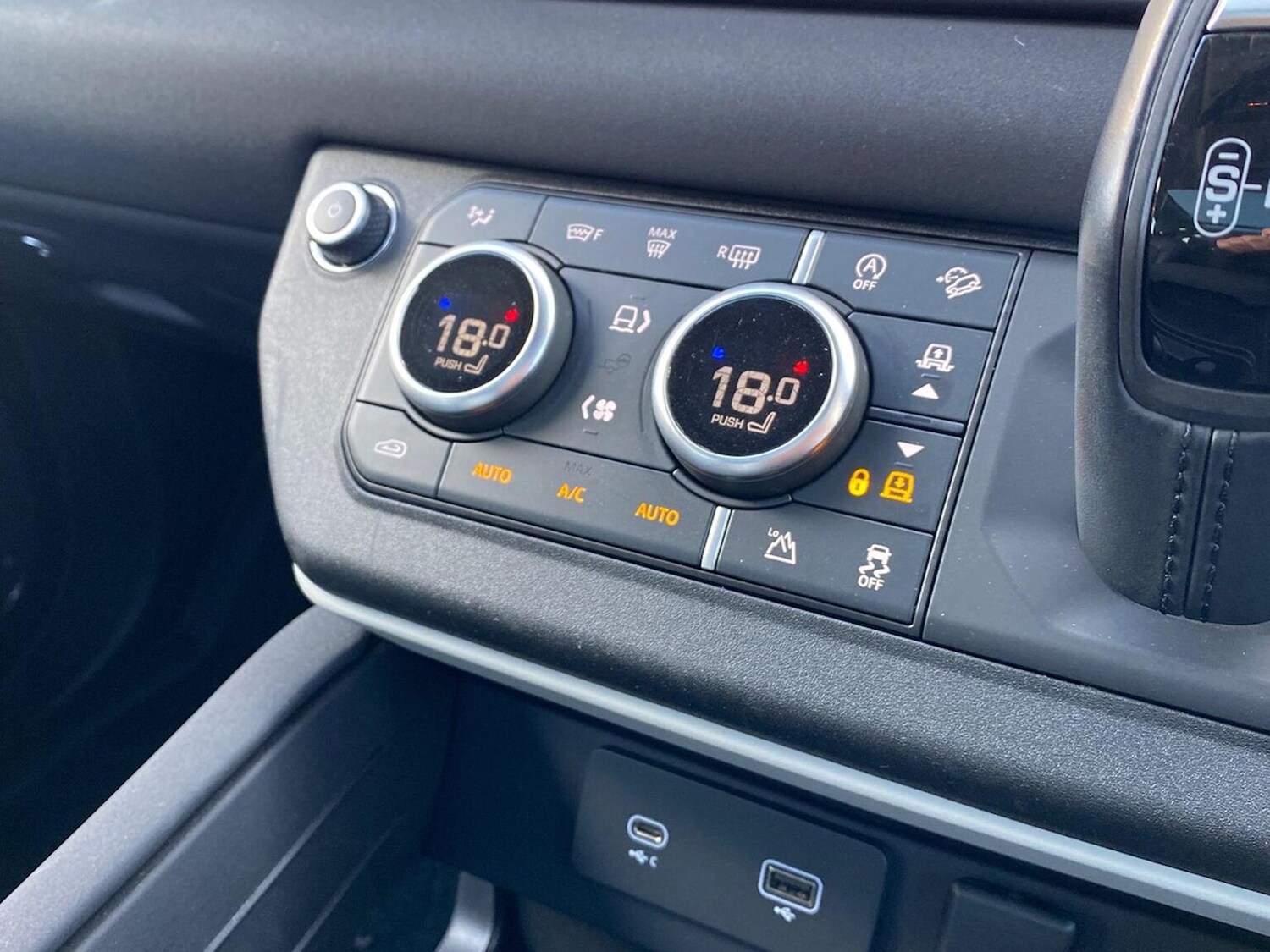 Used Land Rover Defender 2022 for sale - 76555464: Photo 41