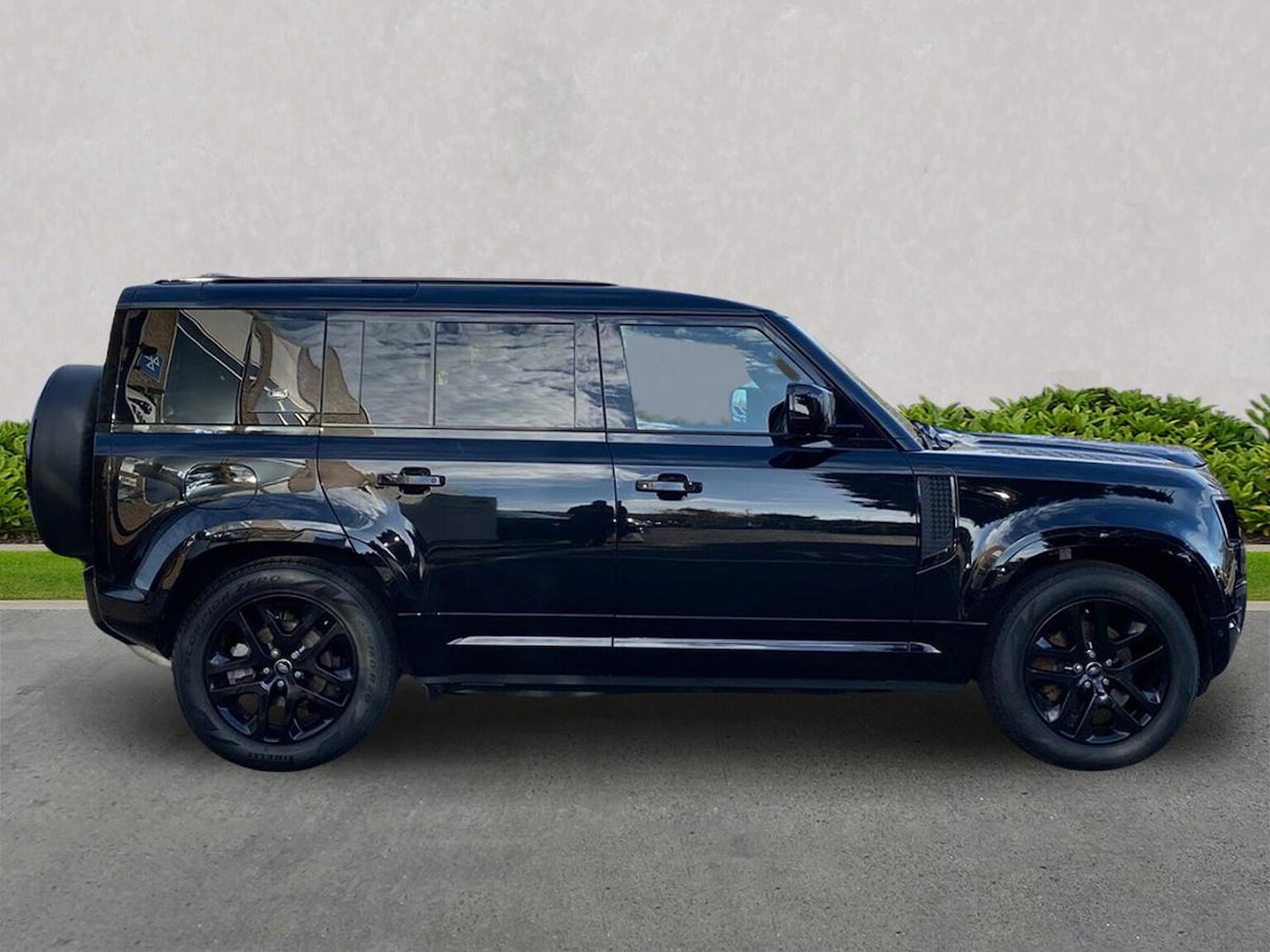 Used Land Rover Defender 2022 for sale - 76555464: Photo 5