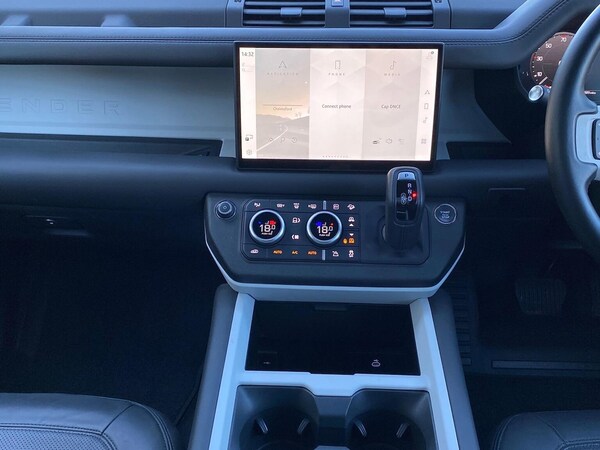 Used Land Rover Defender 2024 for sale - 76194447: Photo 14