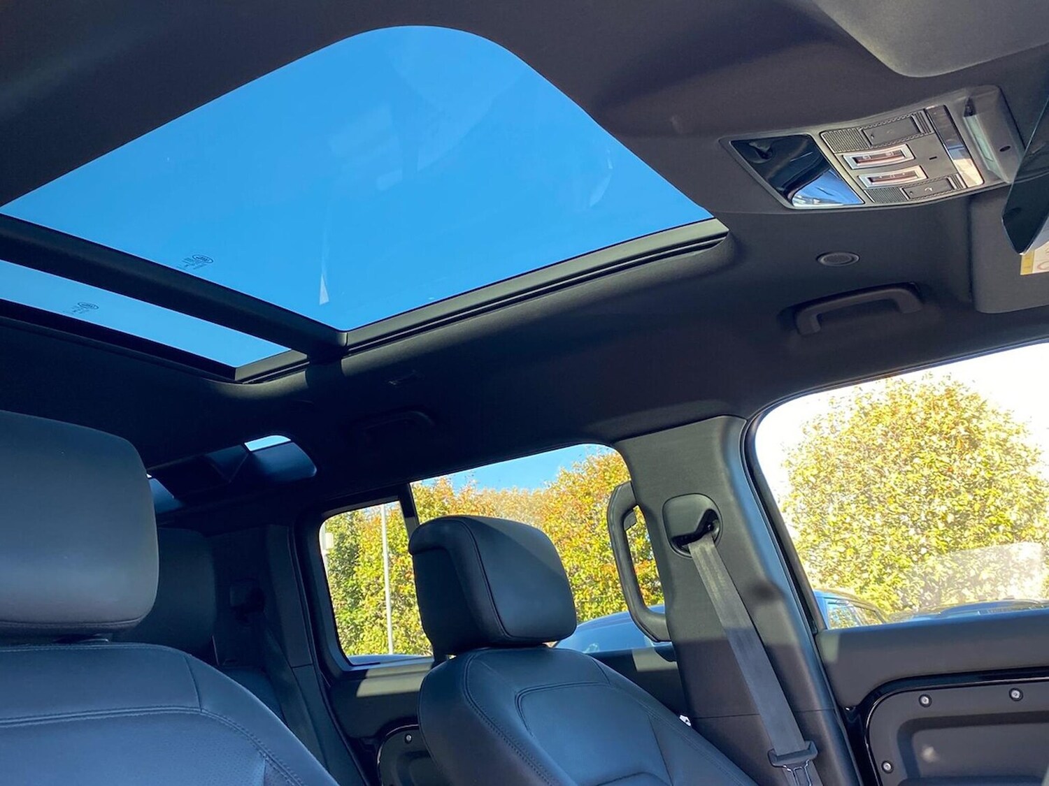 Used Land Rover Defender 2024 for sale - 76194447: Photo 21