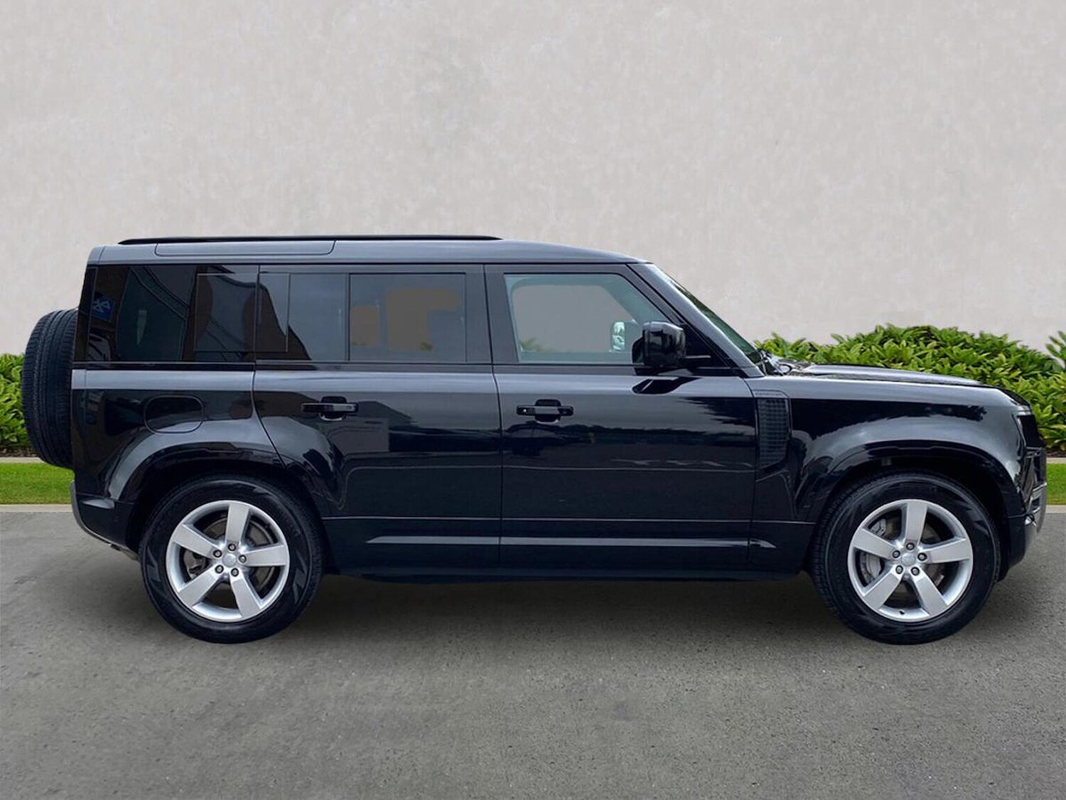 Used Land Rover Defender 2024 for sale - 76194447: Photo 5