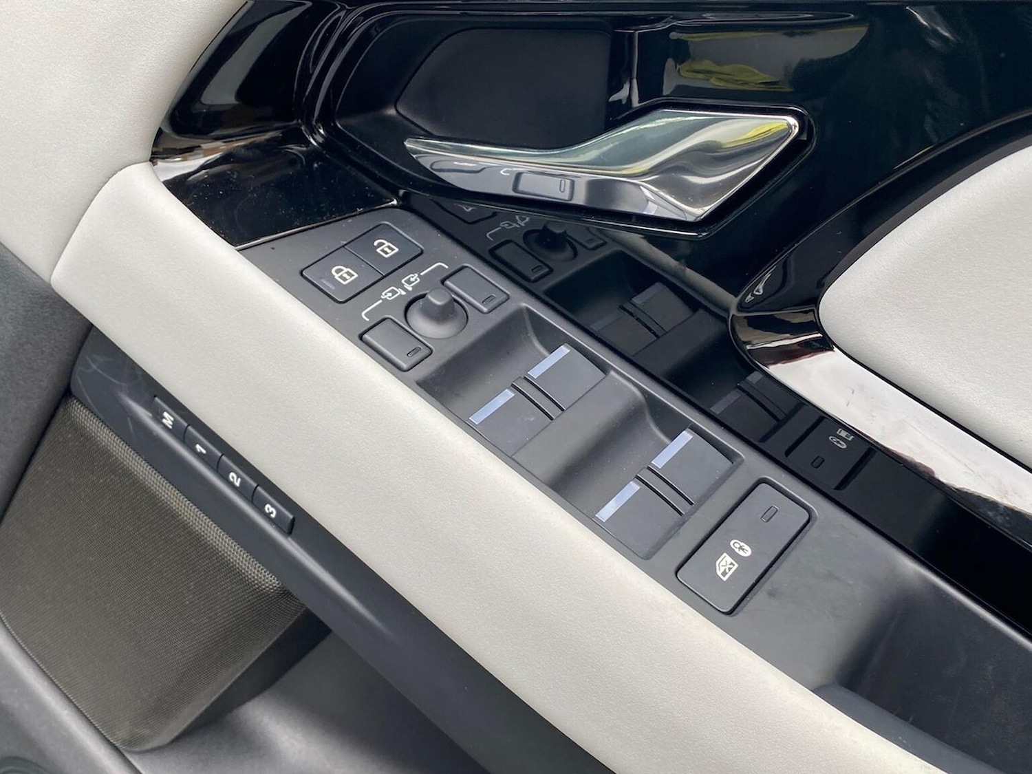 Used Land Rover Range Rover Evoque 2025 for sale - 77630150: Photo 23