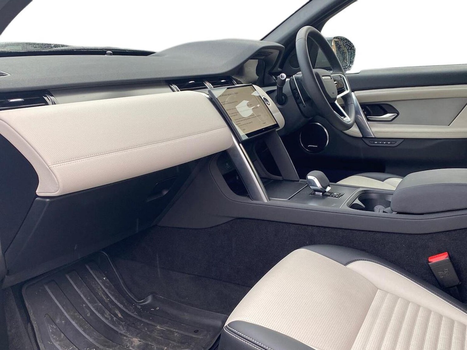 Used Land Rover Discovery Sport 2025 for sale - 77487923: Photo 3