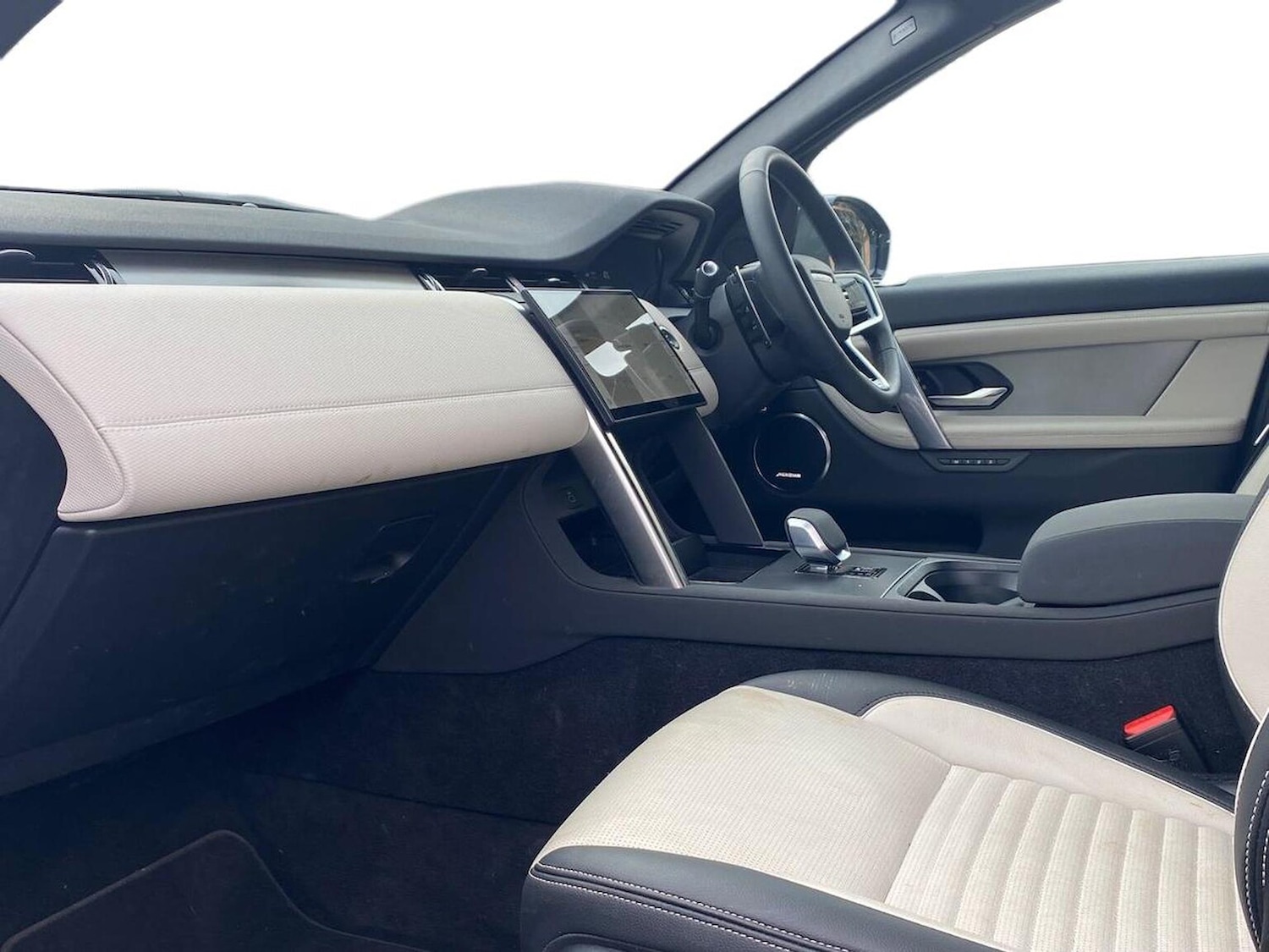 Used Land Rover Discovery Sport 2025 for sale - 77487893: Photo 3