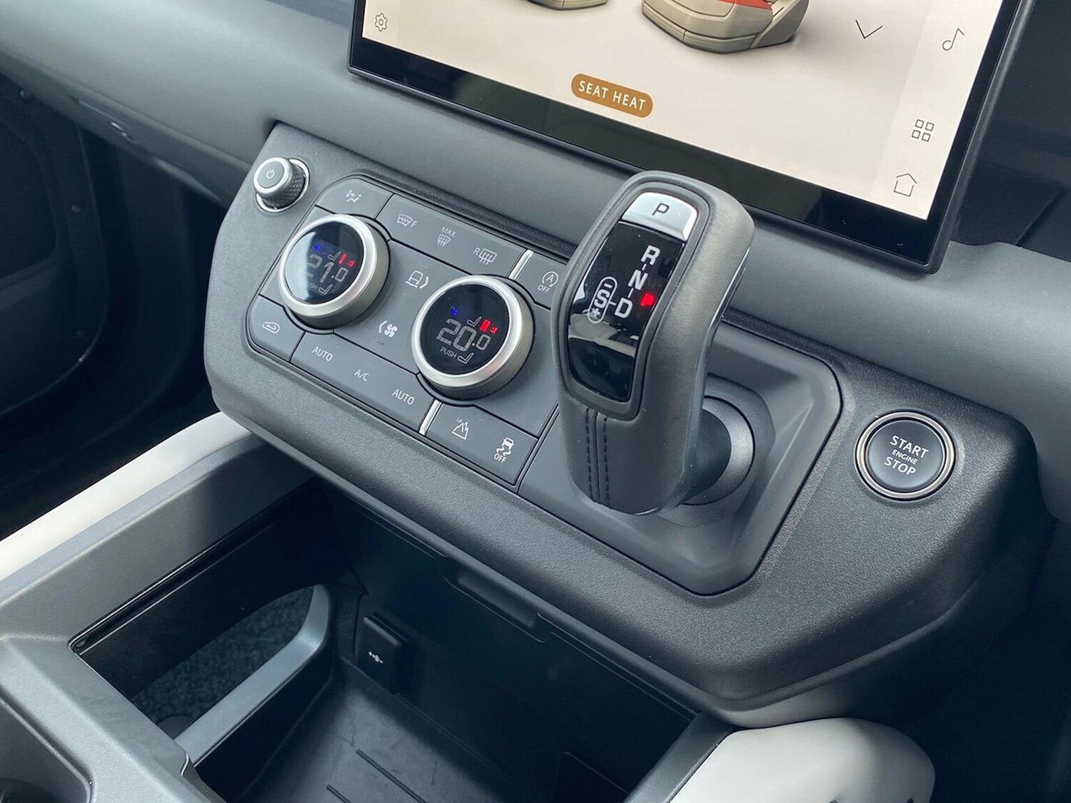 Used Land Rover Defender 2025 for sale - 78193557: Photo 15