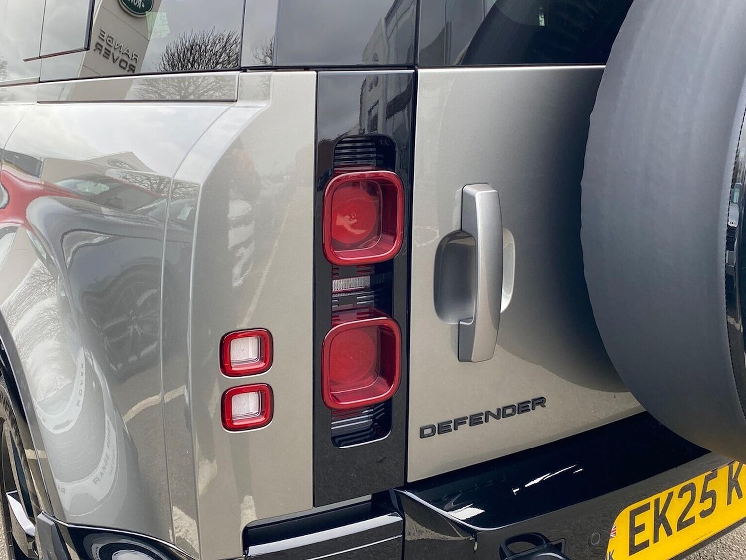 Used Land Rover Defender 2025 for sale - 78193557: Photo 21