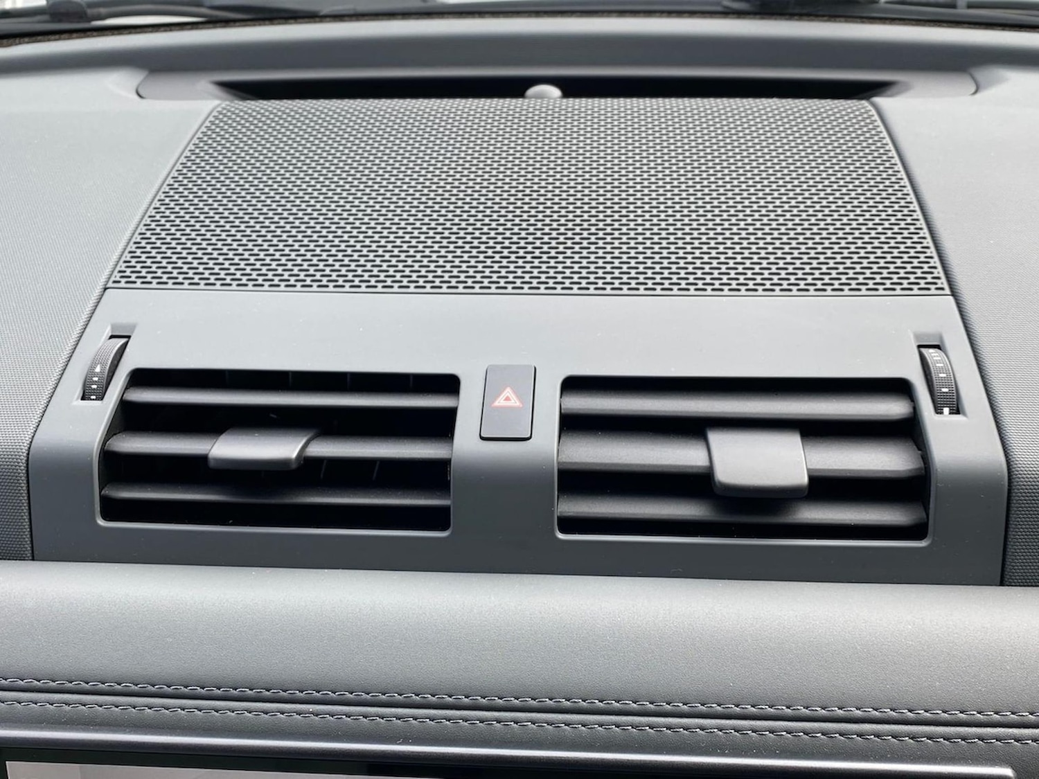 Used Land Rover Defender 2025 for sale - 78193557: Photo 45