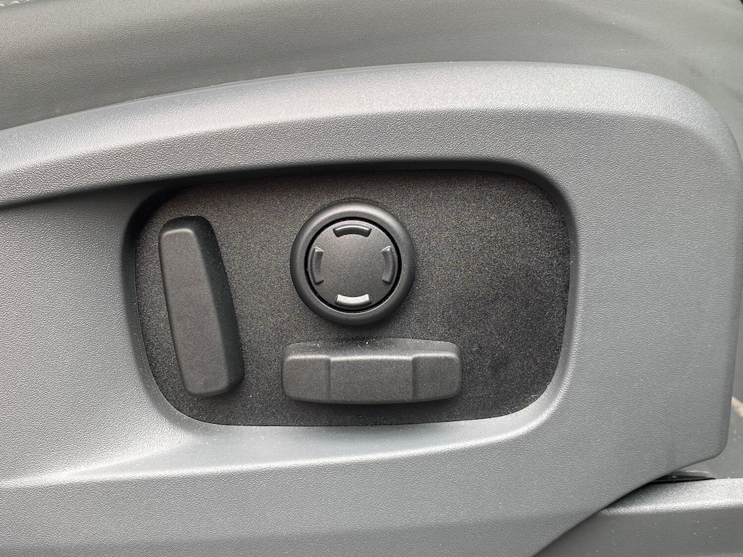 Used Land Rover Defender 2025 for sale - 78193557: Photo 47