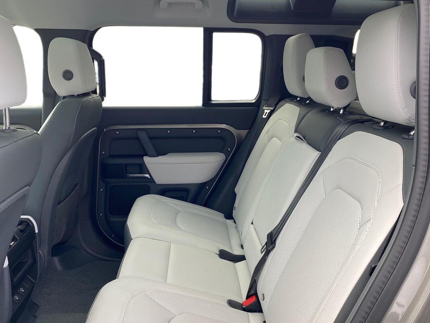 Used Land Rover Defender 2025 for sale - 78193557: Photo 6