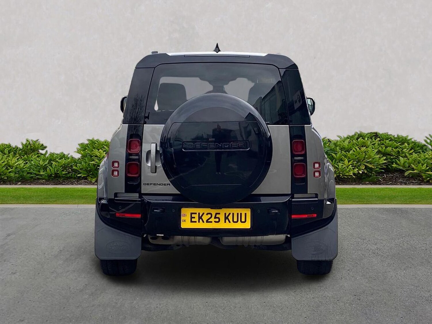 Used Land Rover Defender 2025 for sale - 78193557: Photo 8