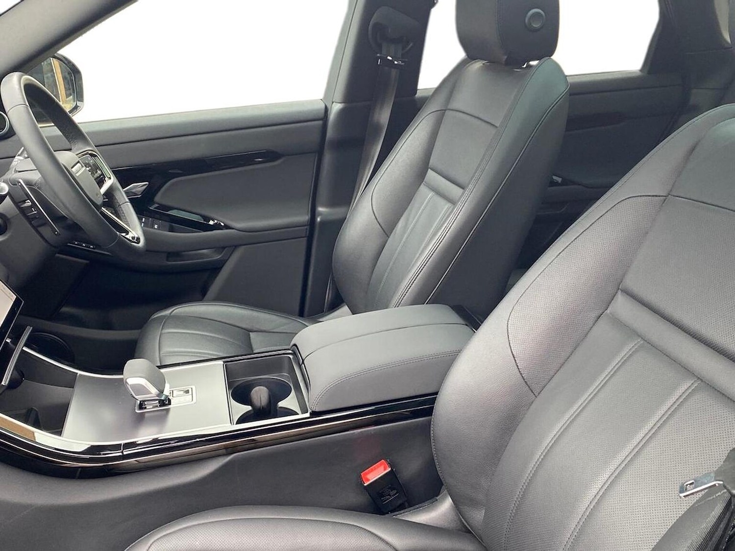 Used Land Rover Range Rover Evoque 2025 for sale - 77595501: Photo 3