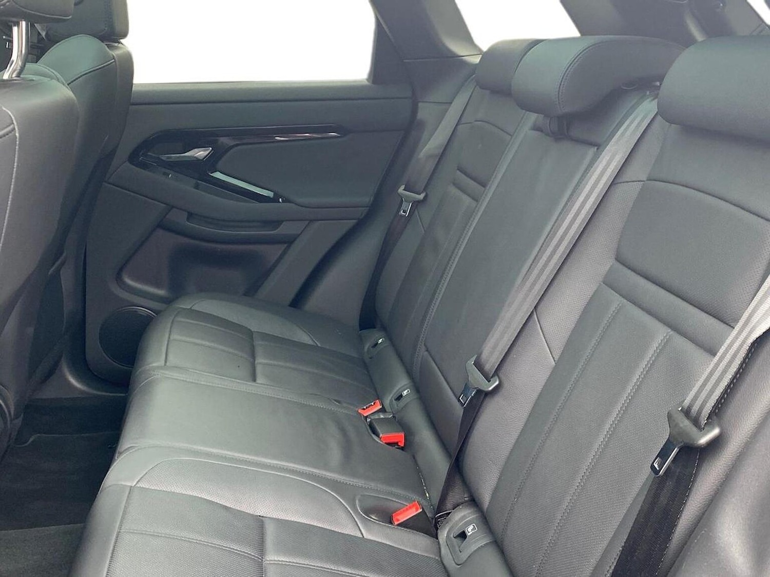 Used Land Rover Range Rover Evoque 2025 for sale - 77595501: Photo 4