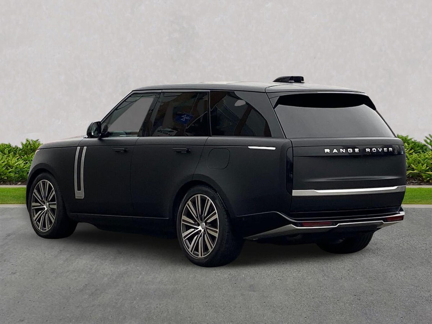 Used Land Rover Range Rover 2024 for sale - 77487882: Photo 2