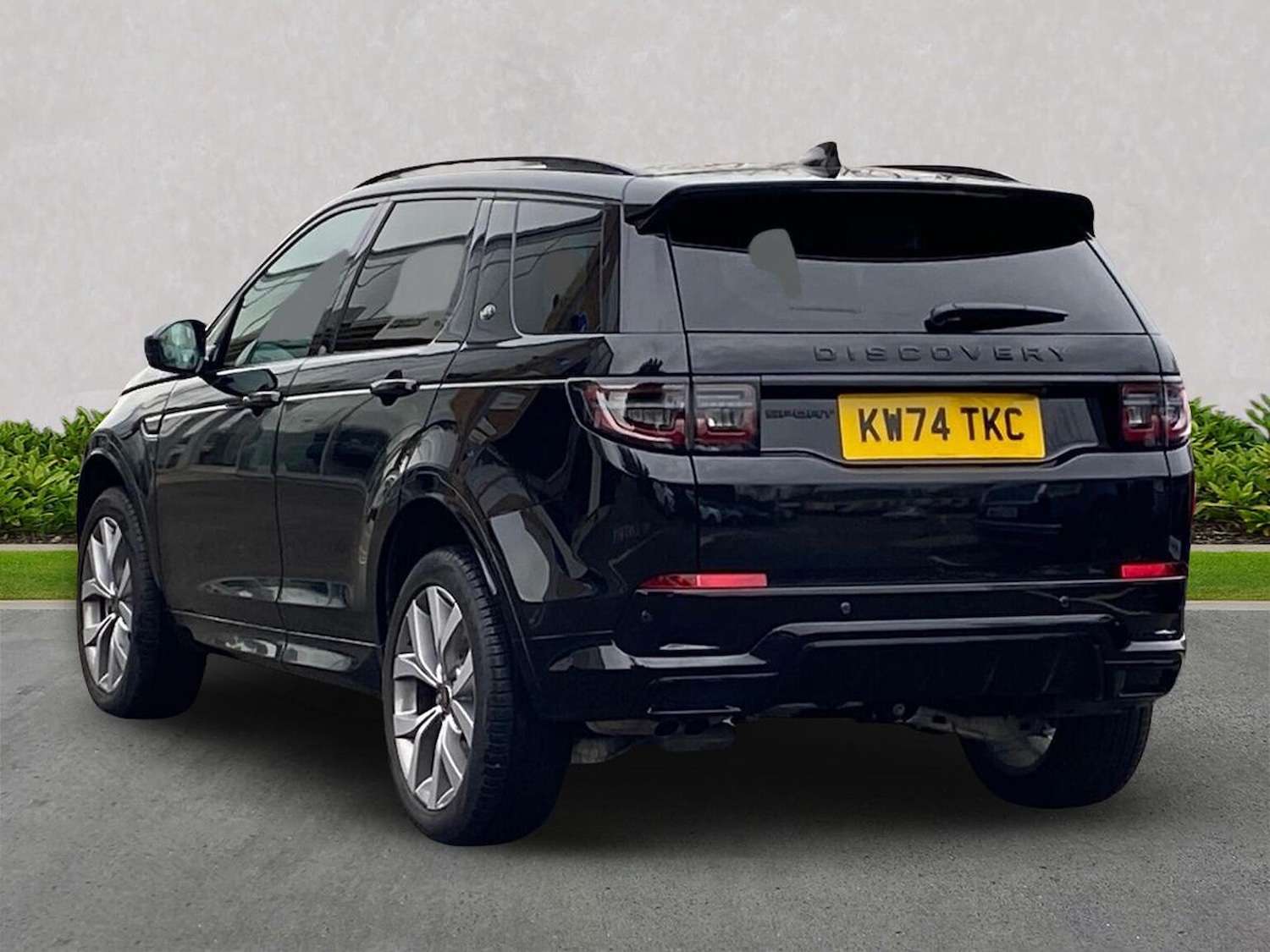 Used Land Rover Discovery Sport 2024 for sale - 76963574: Photo 2