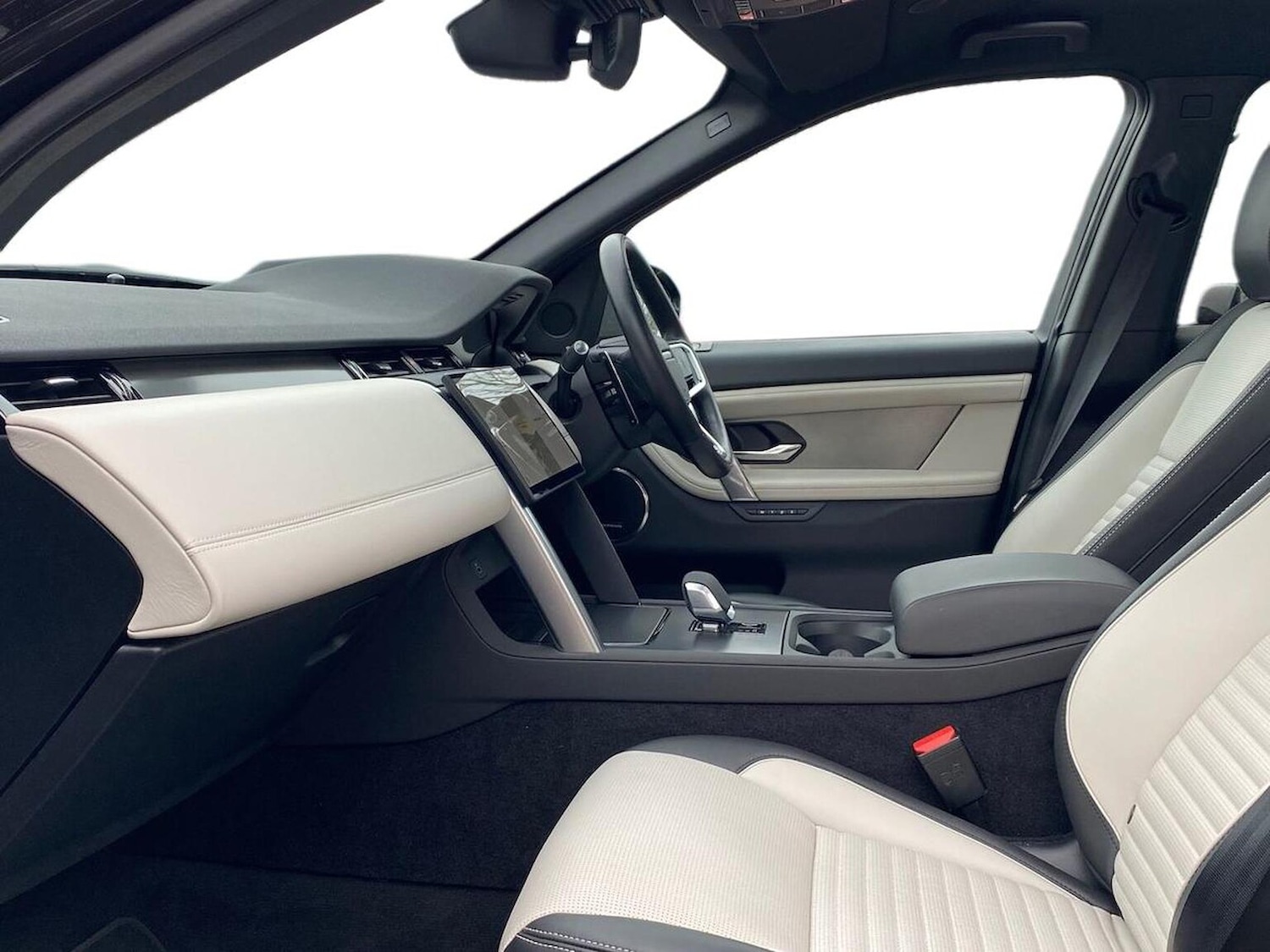 Used Land Rover Discovery Sport 2024 for sale - 76963574: Photo 3