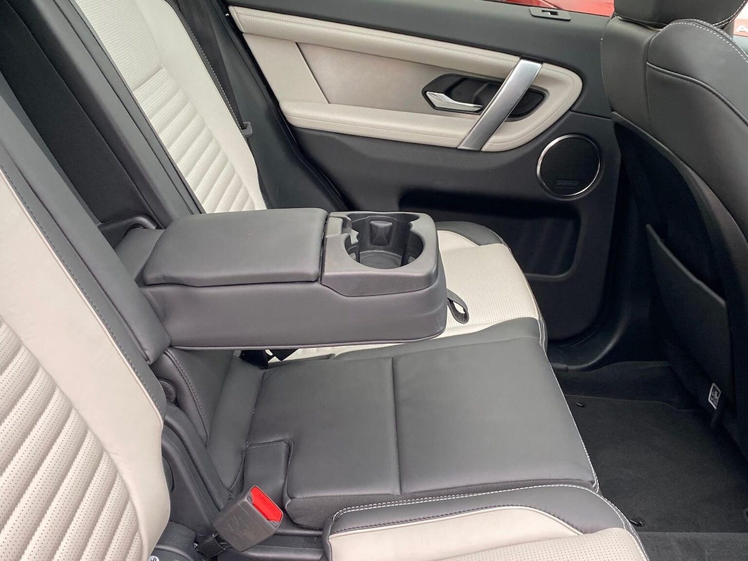 Used Land Rover Discovery Sport 2024 for sale - 76963574: Photo 30