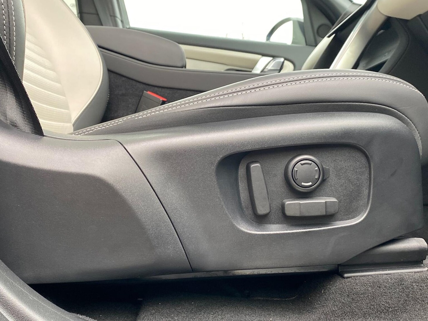 Used Land Rover Discovery Sport 2024 for sale - 76963574: Photo 34