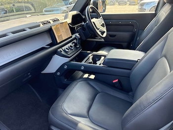 Used Land Rover Defender 2024 for sale - 78415029: Photo