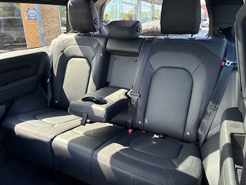 Used Land Rover Defender 2024 for sale - 78415029: Photo