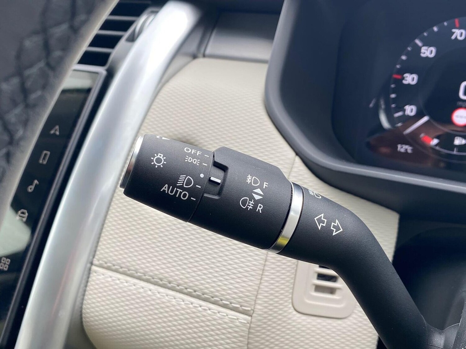 Used Land Rover Discovery 2024 for sale - 78193633: Photo 35