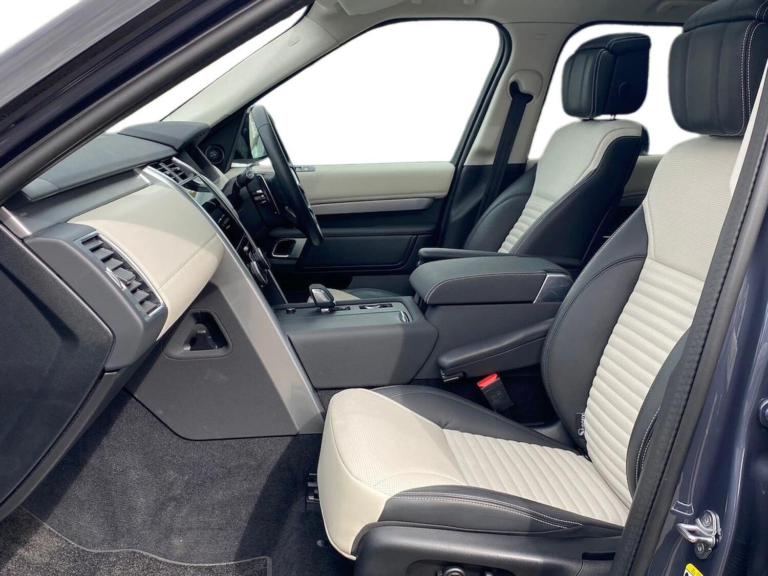 Used Land Rover Discovery 2024 for sale - 78193633: Photo 5