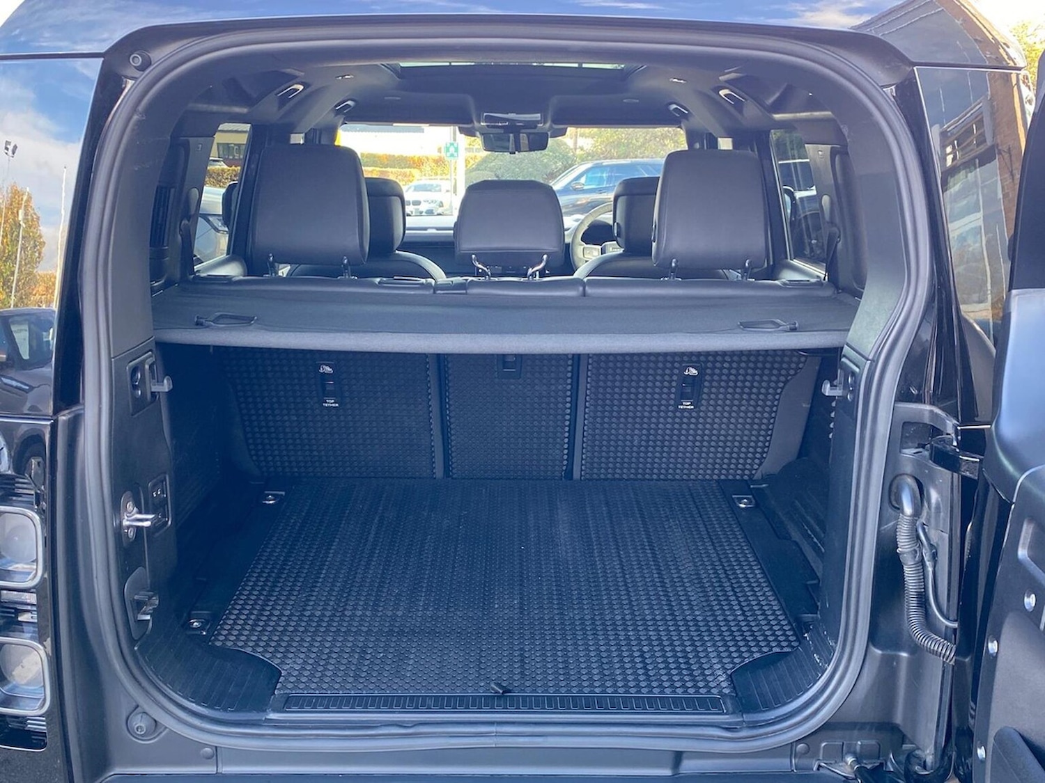 Used Land Rover Defender 2022 for sale - 76392446: Photo 10