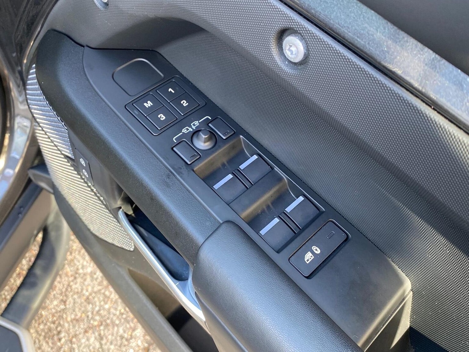 Used Land Rover Defender 2022 for sale - 76392446: Photo 25