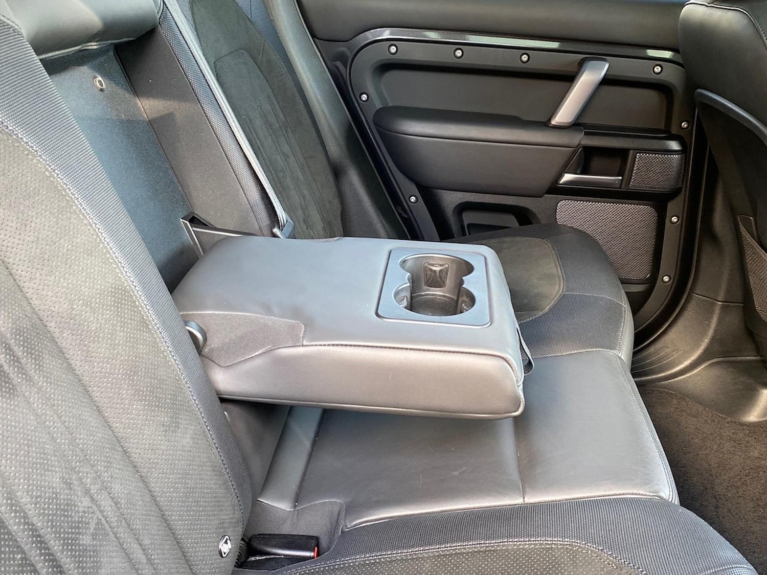 Used Land Rover Defender 2022 for sale - 76392446: Photo 35