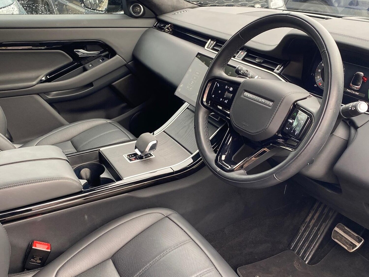 Used Land Rover Range Rover Evoque 2024 for sale - 76663809: Photo 32