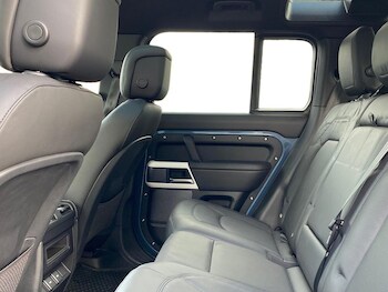 Used Land Rover Defender 2023 for sale - 76464688: Photo