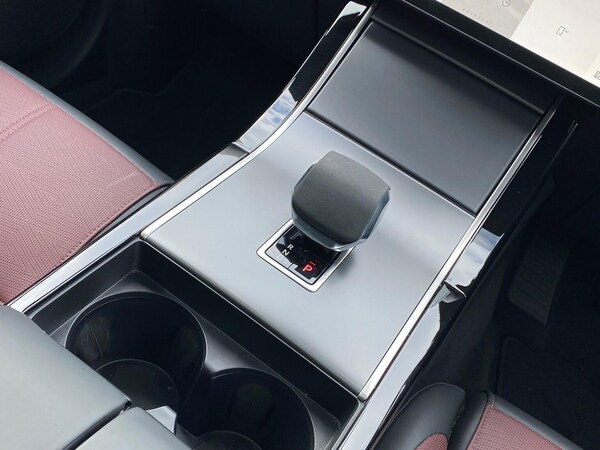 Used Land Rover Range Rover Velar 2024 for sale - 76198377: Photo 13