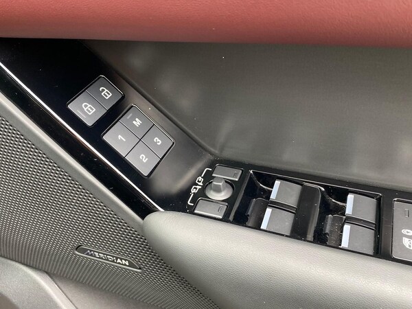 Used Land Rover Range Rover Velar 2024 for sale - 76198377: Photo 25